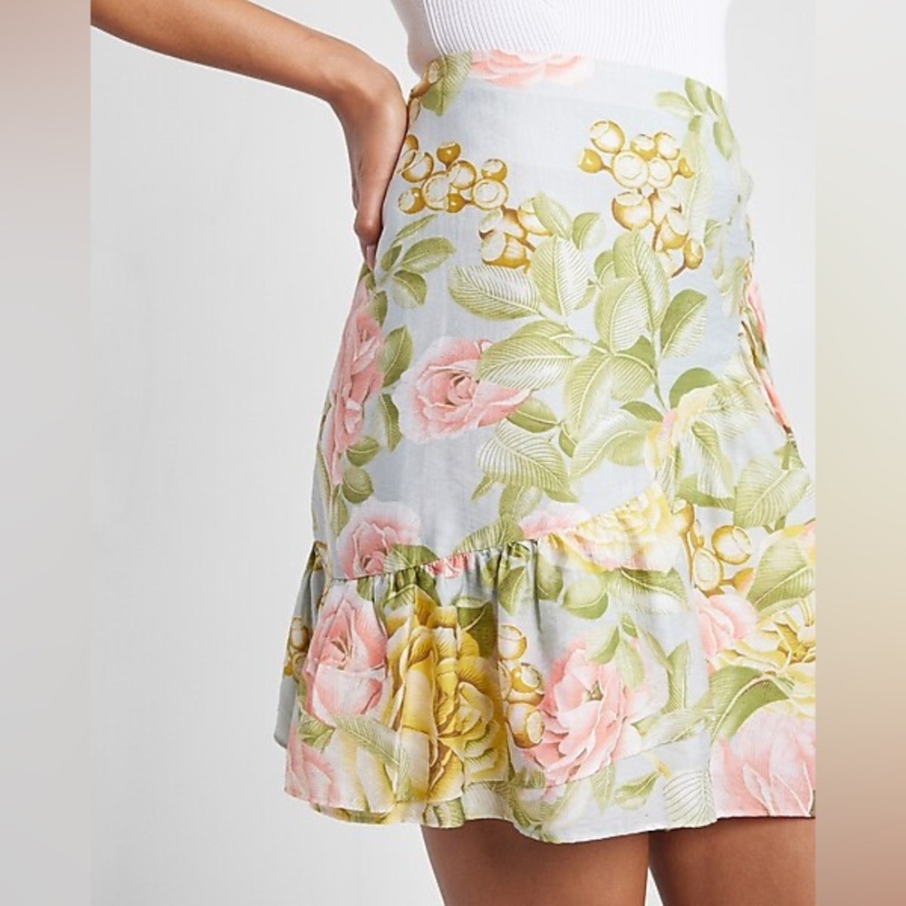 Express High Waist Ruffle Mini Skirt (8) - Picture 3 of 9